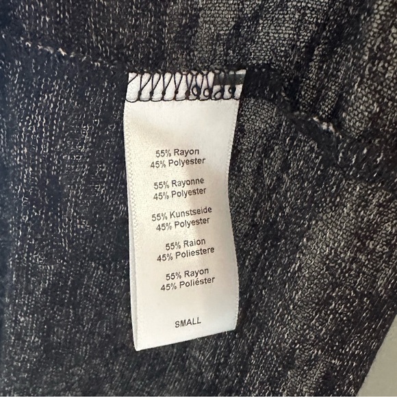 Urban Outfitters V Neck T - Picture 3 of 4